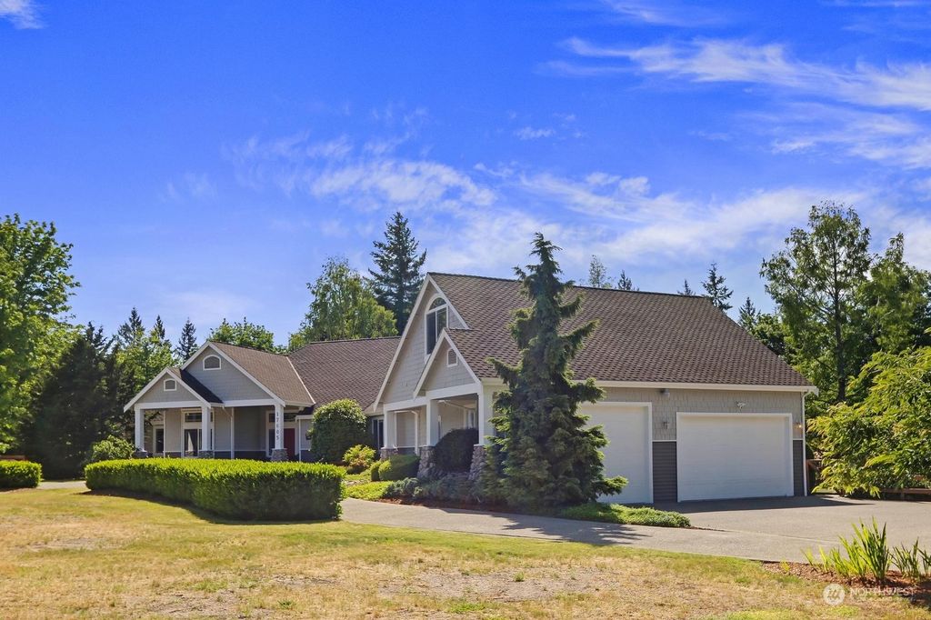 Photo of 17605 244th Avenue SE, Maple Valley, WA 98038 (MLS # 2077031)
