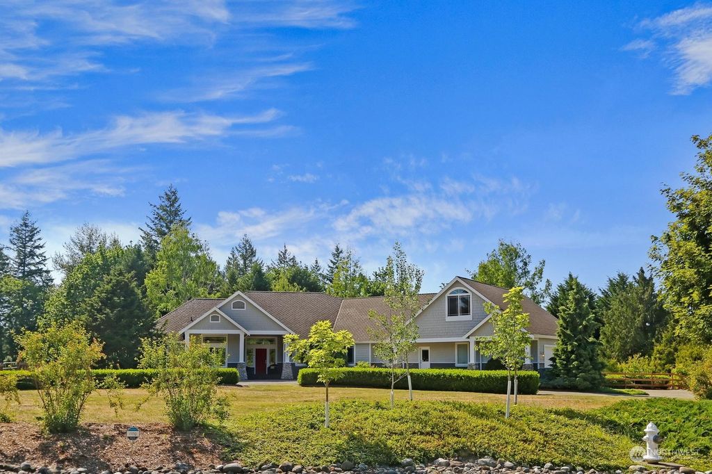 Photo of 17605 244th Avenue SE, Maple Valley, WA 98038 (MLS # 2077031)