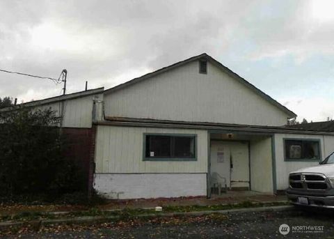 Photo of 1009 SE 1st Street, Winlock, WA 98596 (MLS # 2470528)