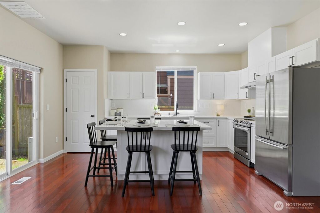 Photo of 19215 25th Avenue SE, Bothell, WA 98012 (MLS # 2552438)