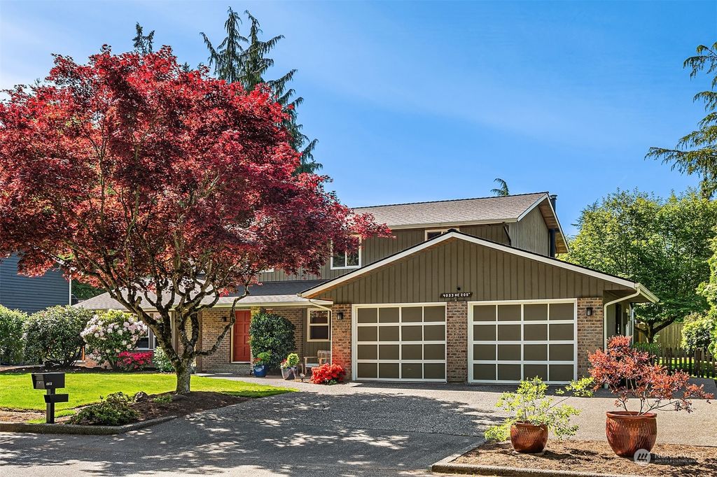 Photo of 4033 NE 205th Street, Lake Forest Park, WA 98155 (MLS # 2237927)