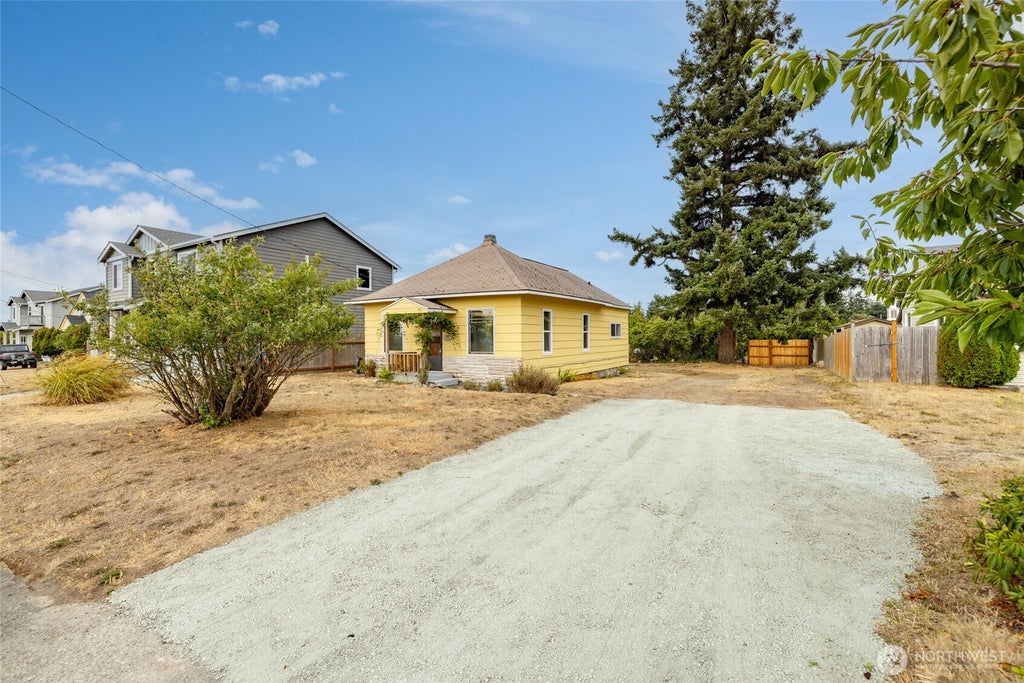 Photo of 1442 E Whidbey Avenue, Oak Harbor, WA 98277 (MLS # 2577922)