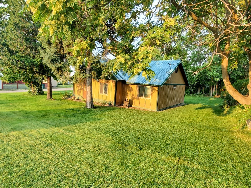 Photo of 213 Ash Street N, Omak, WA 98841 (MLS # 2598964)