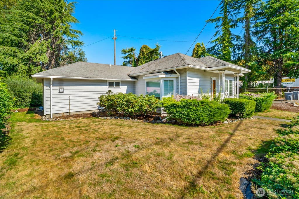 Photo of 4230 S 116th Street, Tukwila, WA 98168 (MLS # 2574775)