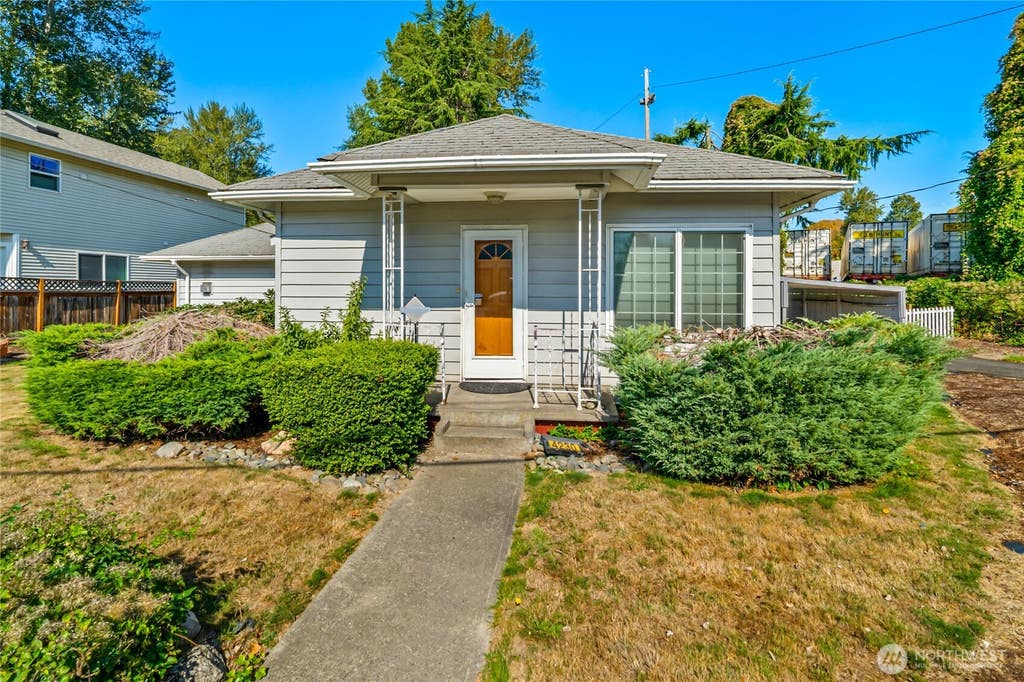 Photo of 4230 S 116th Street, Tukwila, WA 98168 (MLS # 2574775)