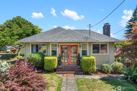 Photo of 719 Peters, Raymond, WA 98577 (MLS # 2414049)
