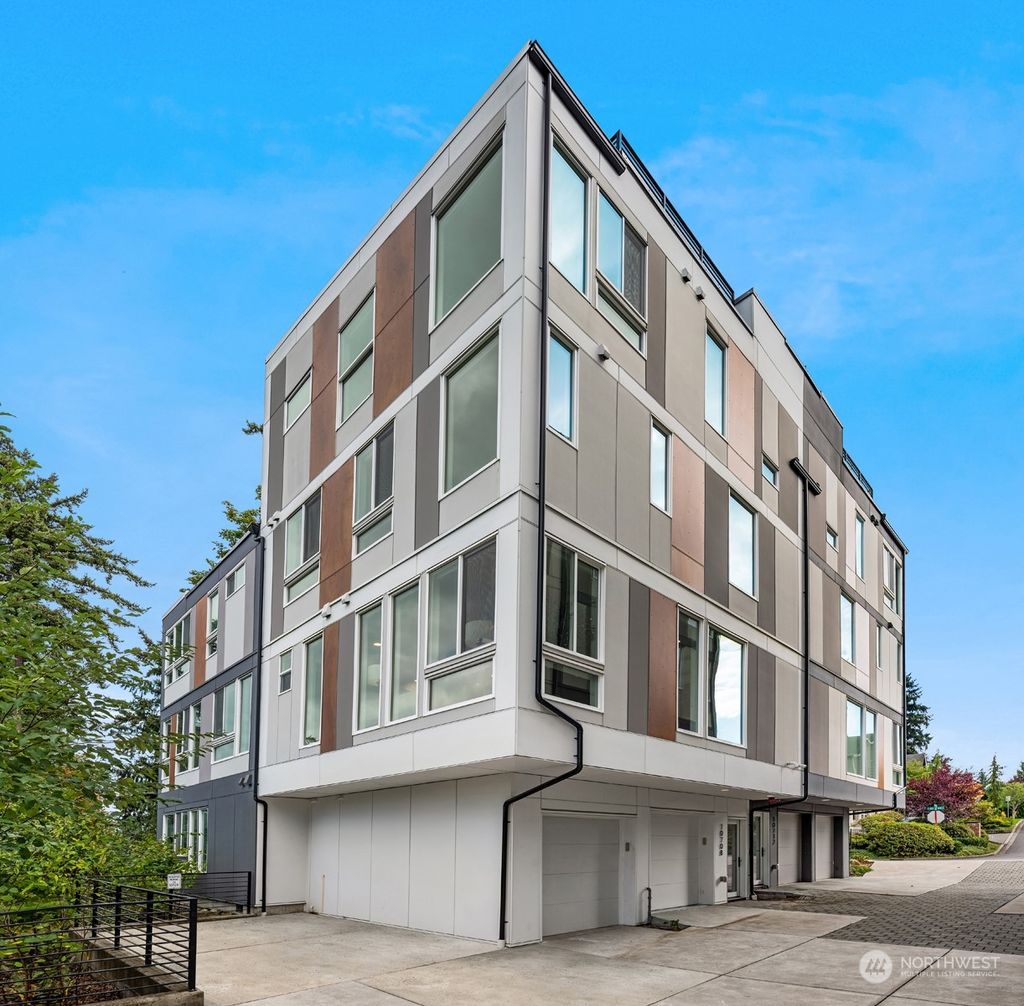 Photo of 10708 SE 2nd Street, Bellevue, WA 98004 (MLS # 2163716)