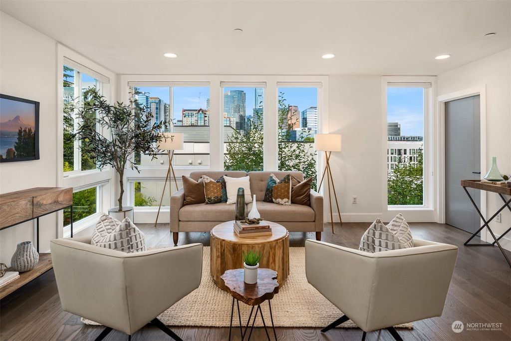 Photo of 10708 SE 2nd Street, Bellevue, WA 98004 (MLS # 2163716)