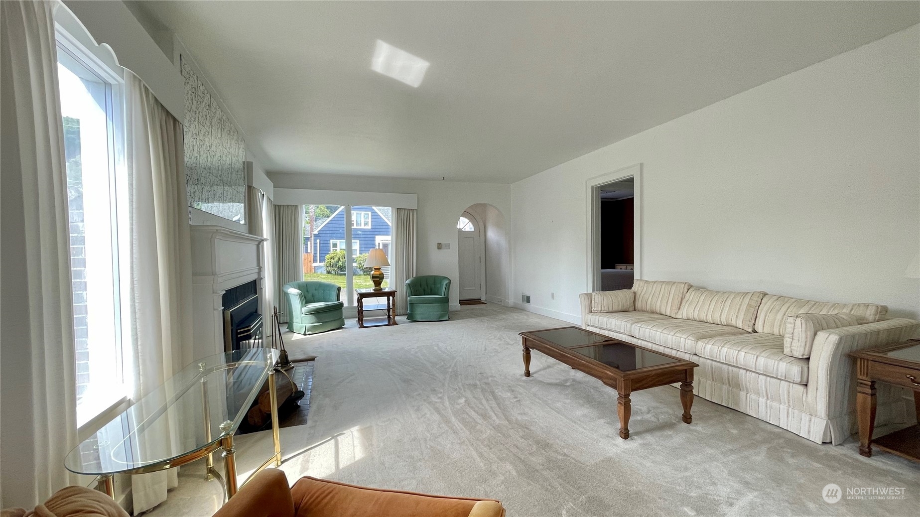 1611 W 7th Street