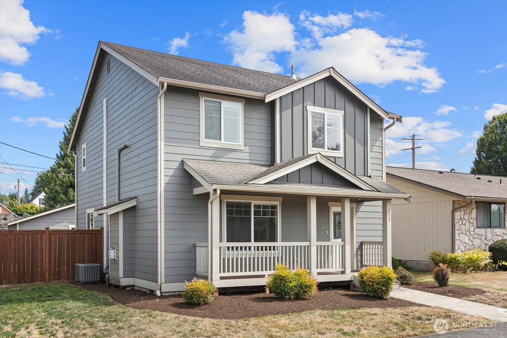 Photo of 113 N Lenore Ave Ave, Arlington, WA 98223 (MLS # 2428231)