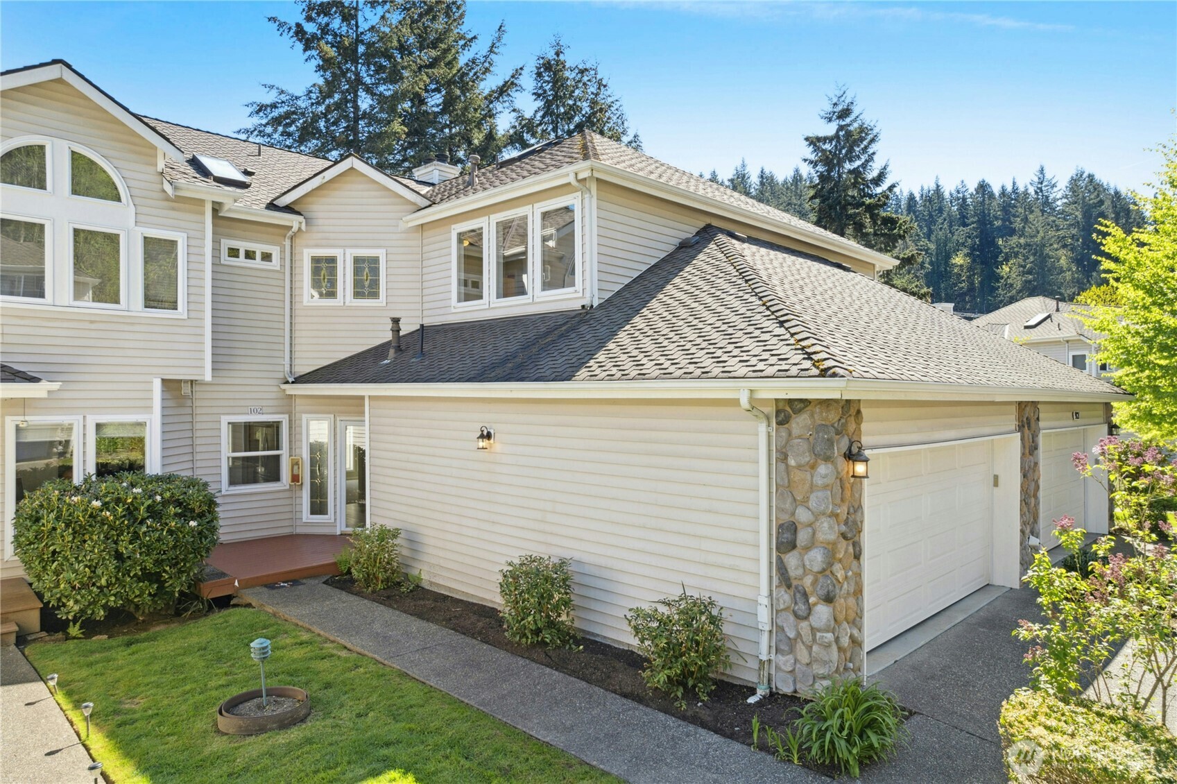 9821 NE Riverbend Drive C102