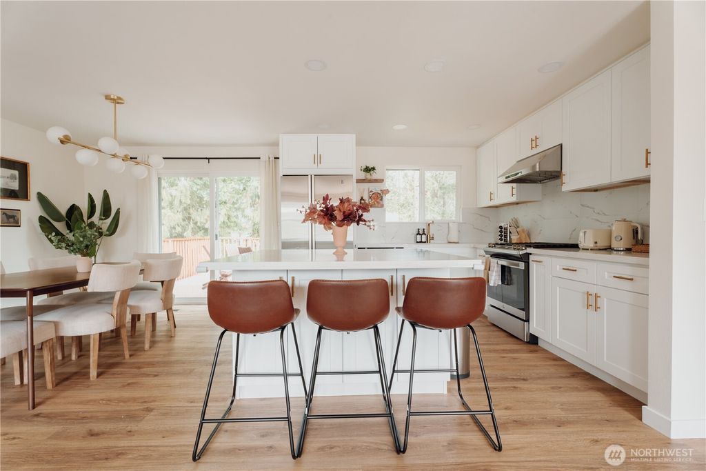 Photo of 1738 Whitman Avenue NE, Renton, WA 98059 (MLS # 2475988)