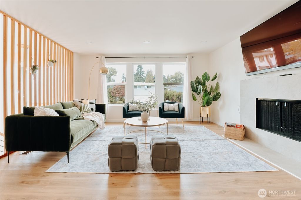 Photo of 1738 Whitman Avenue NE, Renton, WA 98059 (MLS # 2475988)