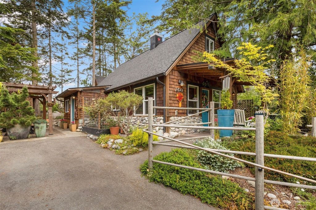 Photo of 2437 Eddy Street, Port Townsend, WA 98368 (MLS # 2535173)
