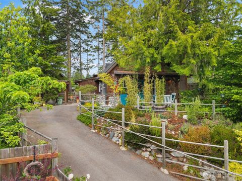 Photo of 2437 Eddy Street, Port Townsend, WA 98368 (MLS # 2535173)
