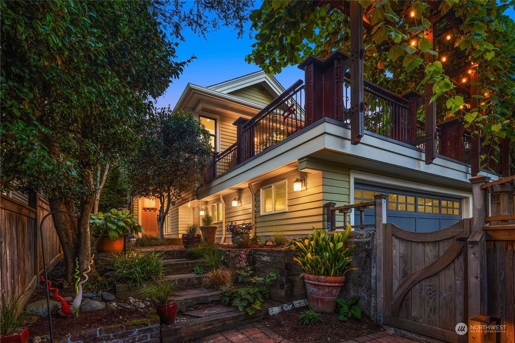 Photo of 4010 Evanston Avenue N, Seattle, WA 98103 (MLS # 2285653)
