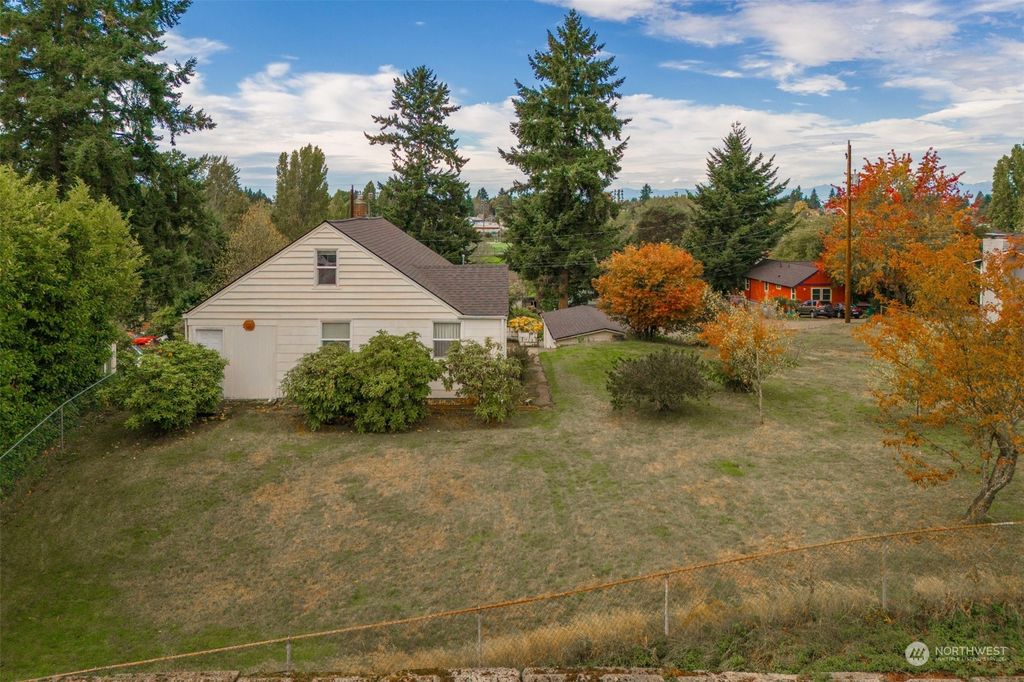 Photo of 10246 11th Avenue SW, Seattle, WA 98146 (MLS # 2172719)