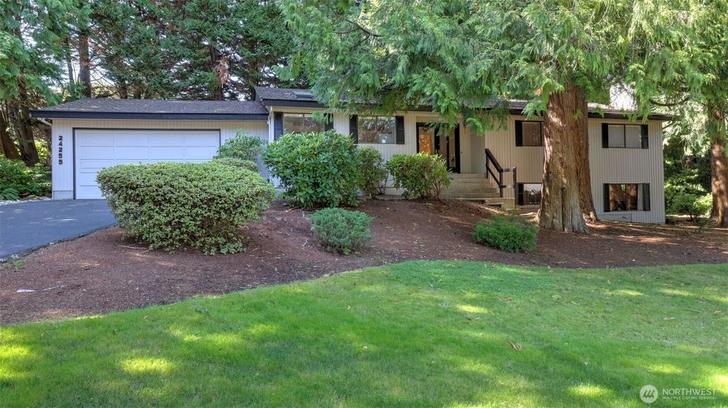 Photo of 24255 133rd Avenue SE, Kent, WA 98042 (MLS # 2473452)
