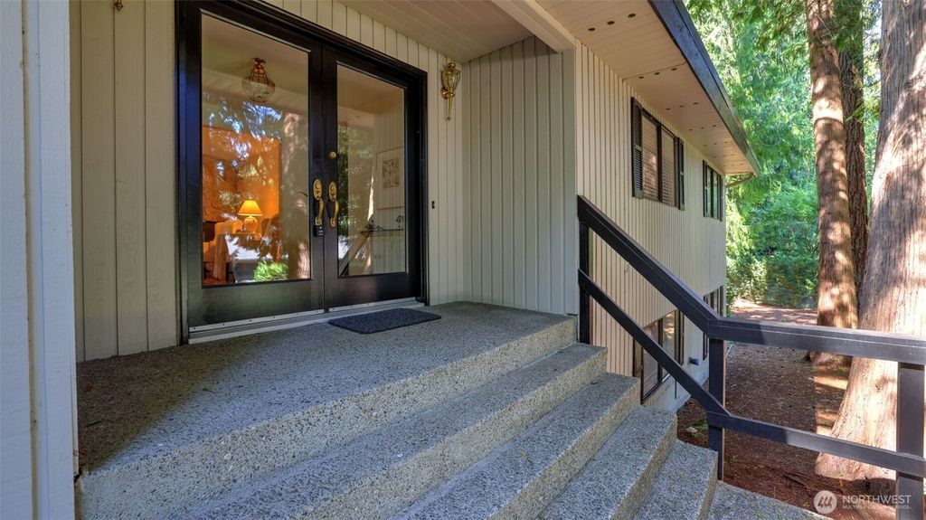 Photo of 24255 133rd Avenue SE, Kent, WA 98042 (MLS # 2473452)