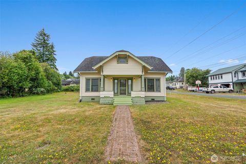 Photo of 802 May Street, Raymond, WA 98577 (MLS # 2405981)