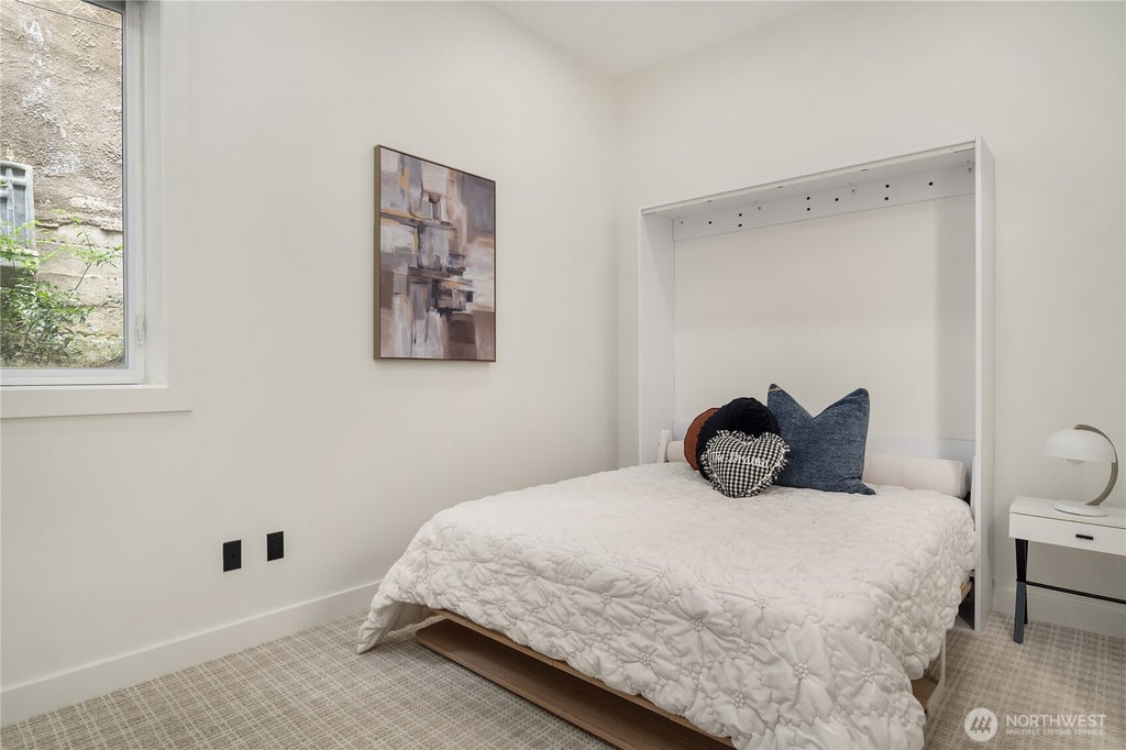 Photo of 429 13th Avenue E, Seattle, WA 98102 (MLS # 2558886)