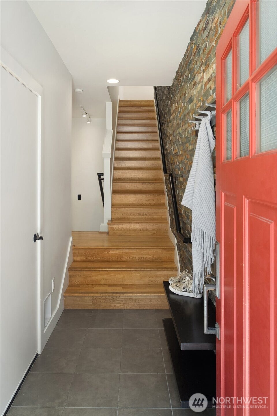 Photo of 429 13th Avenue E, Seattle, WA 98102 (MLS # 2558886)