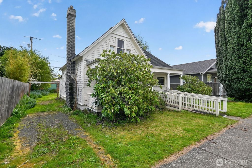 Photo of 2514 Kulshan Street, Bellingham, WA 98225 (MLS # 2509721)