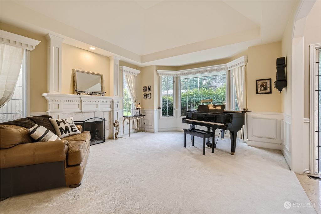 Photo of 4232 185th Place SE, Issaquah, WA 98027 (MLS # 2183322)