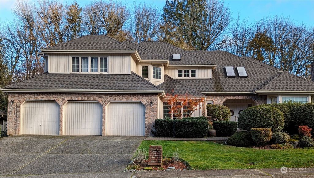 Photo of 4232 185th Place SE, Issaquah, WA 98027 (MLS # 2183322)