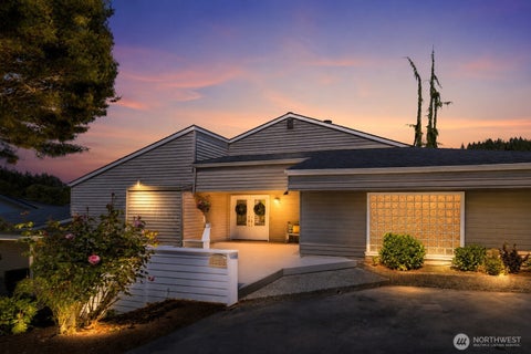Photo of 16306 Valhalla Drive, Bothell, WA 98011 (MLS # 2553181)