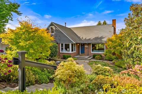 Photo of 6545 47th Avenue NE, Seattle, WA 98115 (MLS # 2441044)