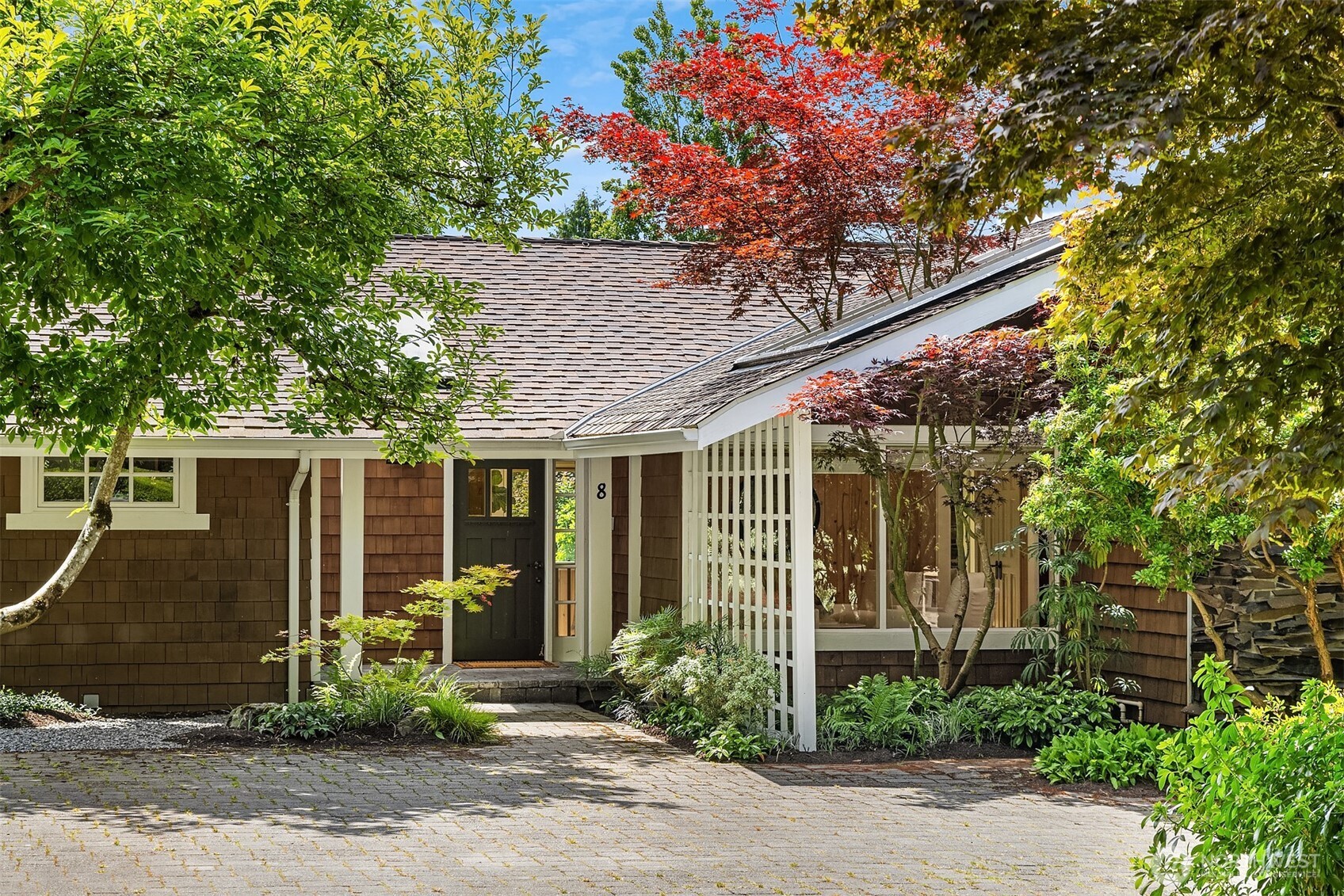 8 Shore Lane