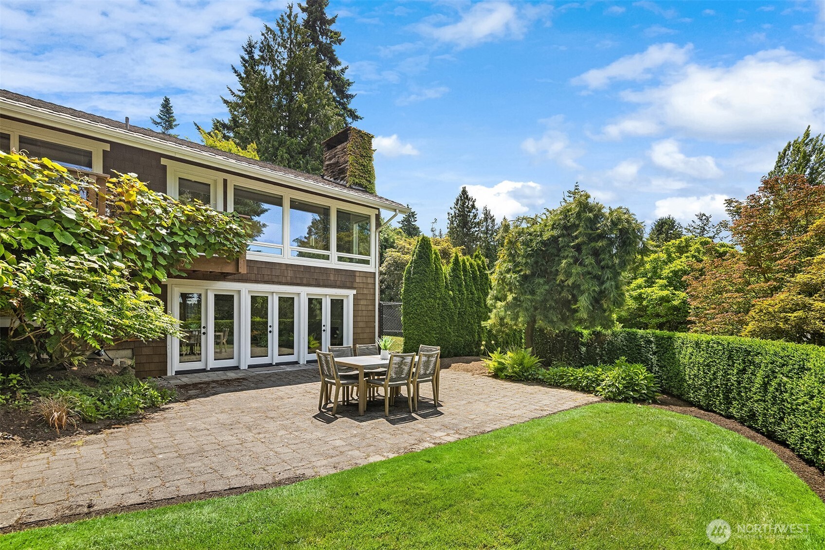 8 Shore Lane