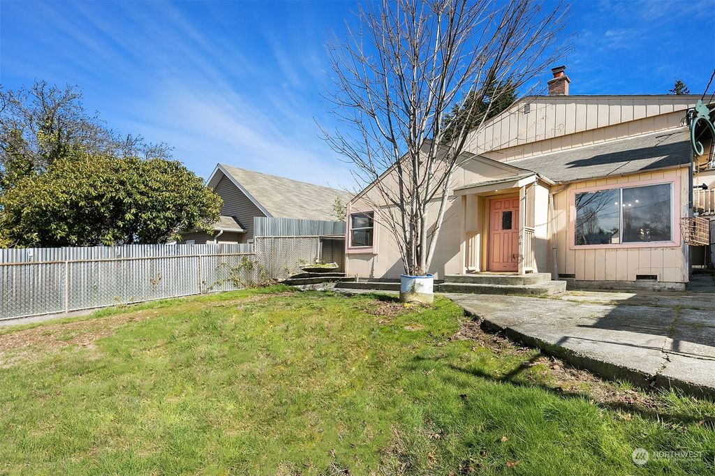 Photo of 7914 20th Avenue SW, Seattle, WA 98106 (MLS # 2045176)