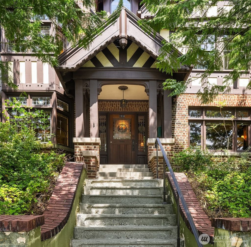 Photo of 1918 N 41st Street, Seattle, WA 98103 (MLS # 2388550)