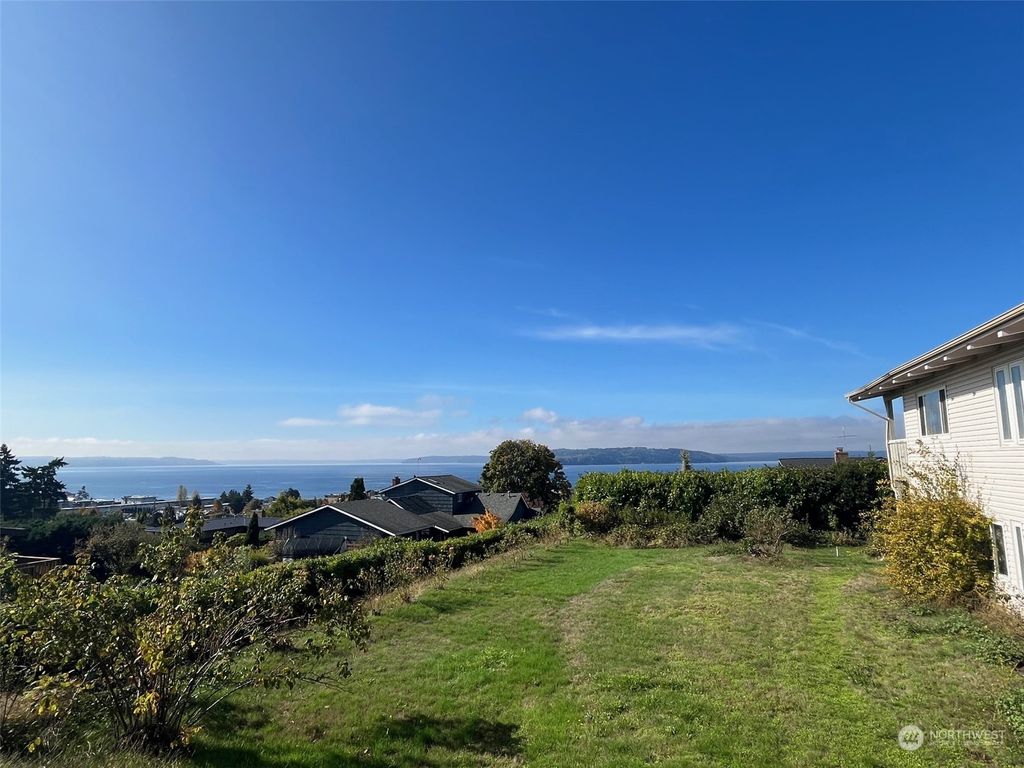 Photo of 225 xx 10th Avenue S, Des Moines, WA 98198 (MLS # 2157136)