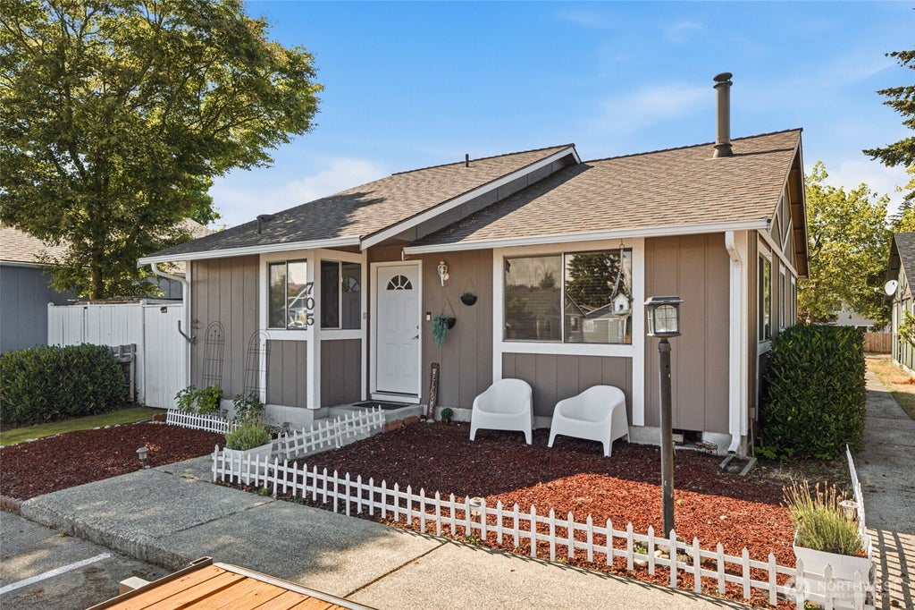Photo of 705 Lucerne Lane SE, Olympia, WA 98513 (MLS # 2580363)