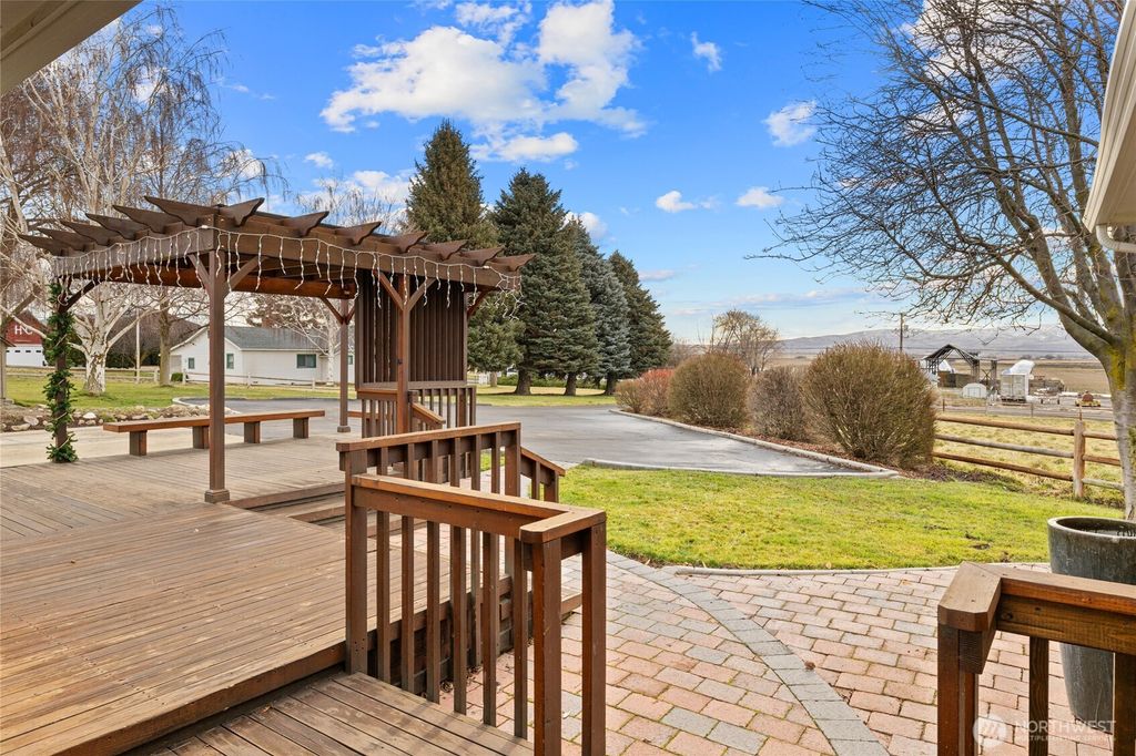 Photo of 1231 Clerf Road, Ellensburg, WA 98926 (MLS # 2466783)