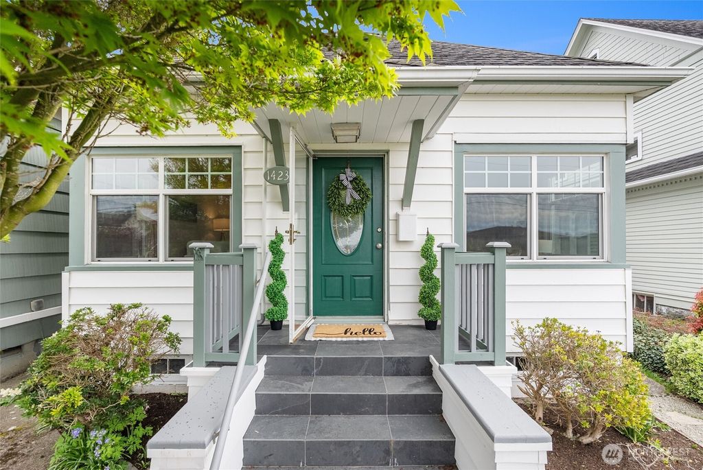 Photo of 1423 Grand Avenue, Everett, WA 98201 (MLS # 2510660)