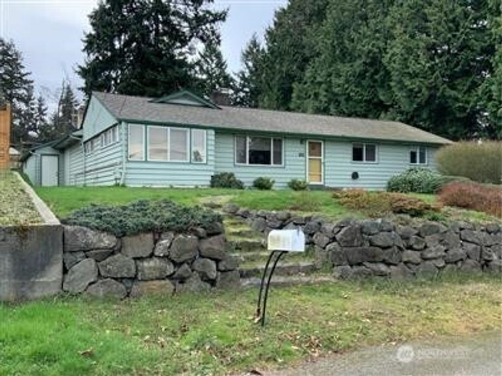 Photo of 14626 4th Place S, Burien, WA 98168 (MLS # 2433844)