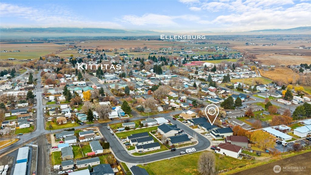 Photo of 335 Pacific Loop, Kittitas, WA 98934 (MLS # 2457258)