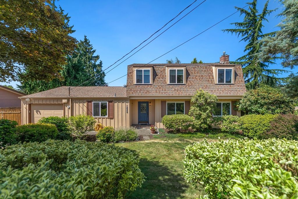 Photo of 19623 105th Avenue SE, Renton, WA 98055 (MLS # 2271209)