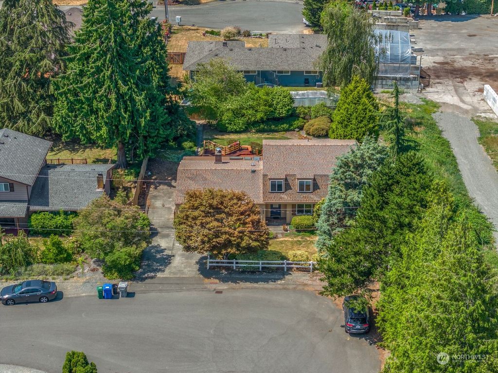 Photo of 19623 105th Avenue SE, Renton, WA 98055 (MLS # 2271209)