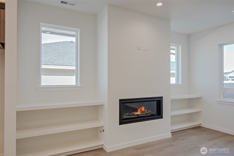 106 E Chinook Road