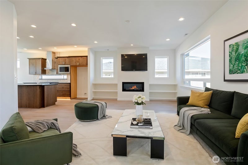106 E Chinook Road