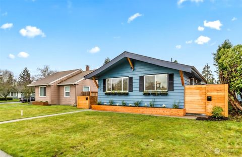 2526 State Street, Everett, WA 98201 - MLS#: 2325481
