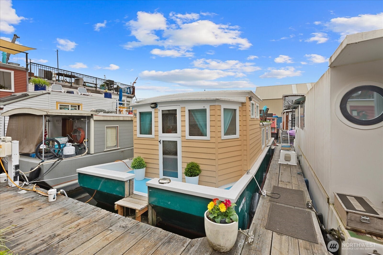 2143 N Northlake Way 47