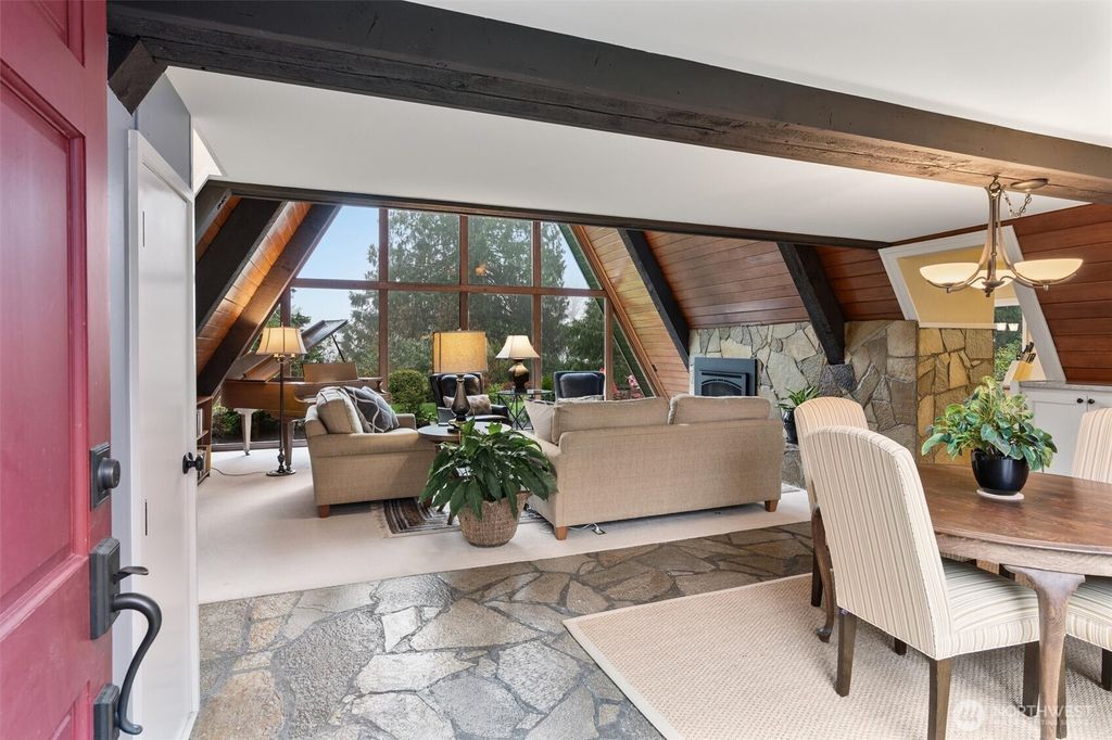 Photo of 16425 266th Avenue SE, Issaquah, WA 98027 (MLS # 2495172)