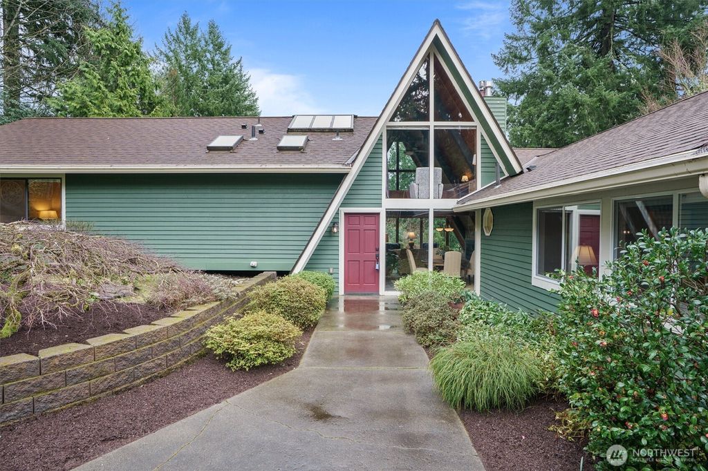 Photo of 16425 266th Avenue SE, Issaquah, WA 98027 (MLS # 2495172)