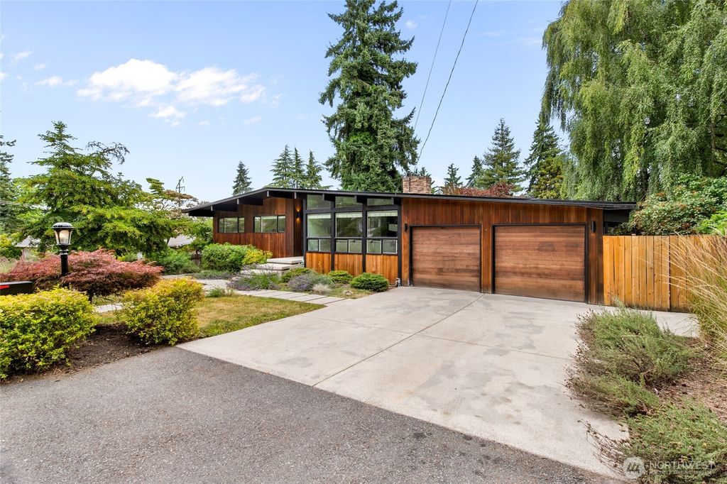 Photo of 4018 89th Avenue SE, Mercer Island, WA 98040 (MLS # 2408300)